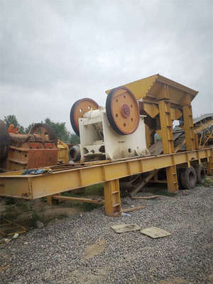 重型600X900顎式破碎機(jī)移動(dòng)破碎車一臺(tái)