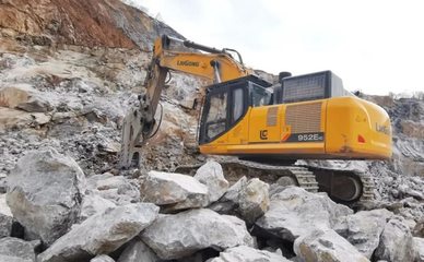 安徽用戶馮老板:從嘗試到忠實(shí),柳工挖掘機(jī)憑實(shí)力晉升&ldquo;礦山之星&rdquo;