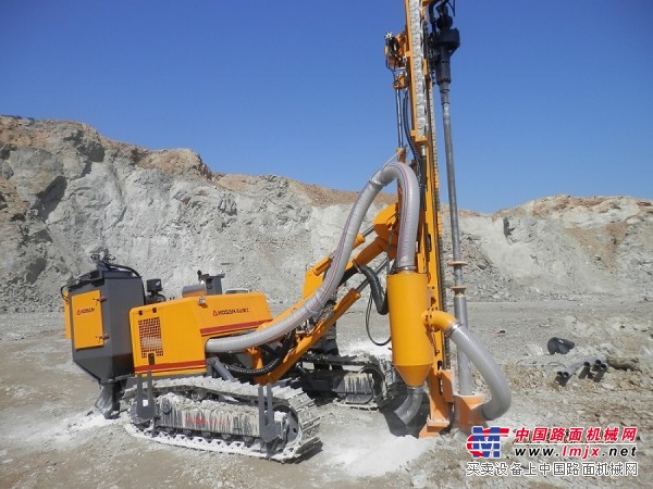鉆機、履帶液壓潛孔鉆、礦山設備、吸塵、爆破設備_潛孔鉆機_樁工機械_整機供應_整機平臺_中國路面機械網